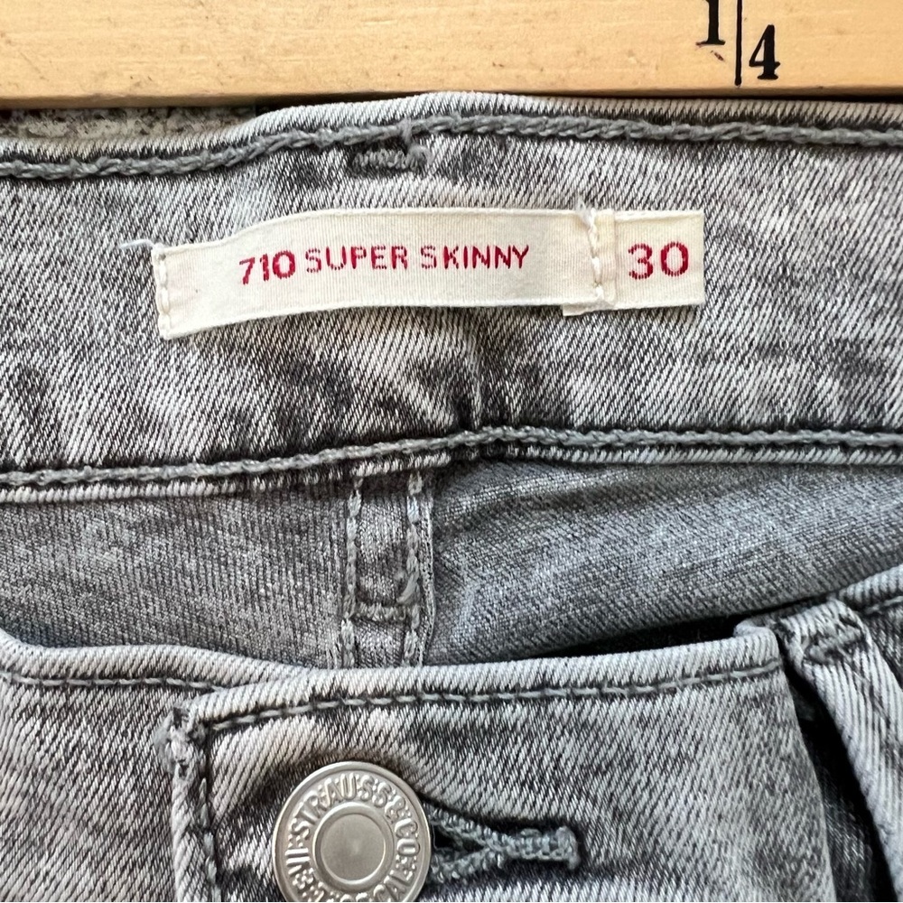 ❤️3/$15 Levi Strauss & Co Women's Gray Skinny Jeans- Waist 30 - Picture 6 of 14